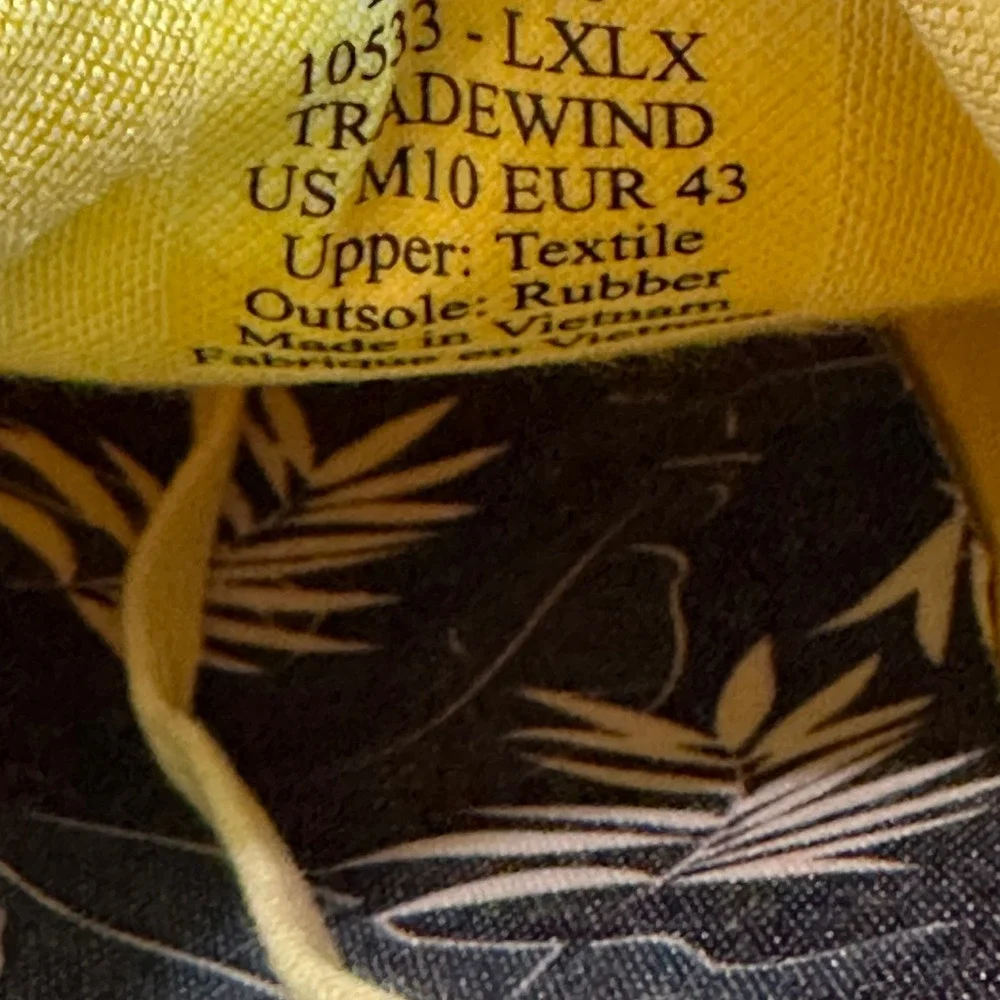 OLUKAI Tradewinds Mens 10 Yellow Solar Glow shoes slip on casual NEW